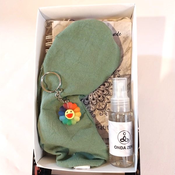 Caja con antifaz y más